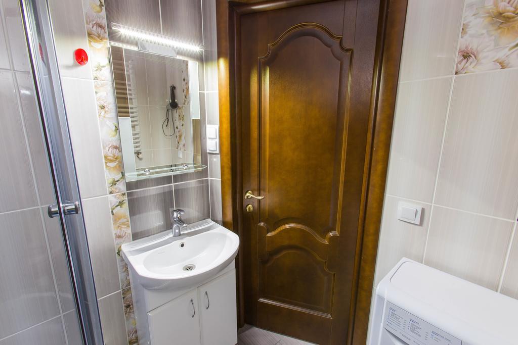Modern Apartment On Akademika Sakharova 27A Ivano-Frankivsk Exterior photo